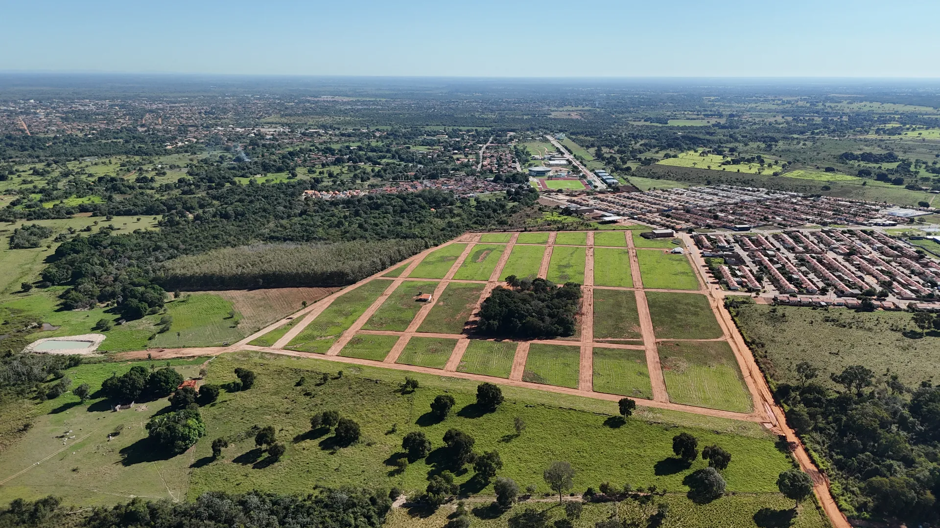 Foto aérea de drone do Loteamento Recanto da Mata com as quadras abertas